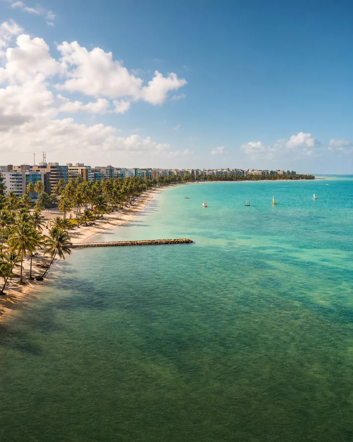 Orla de Maceió vista do mar